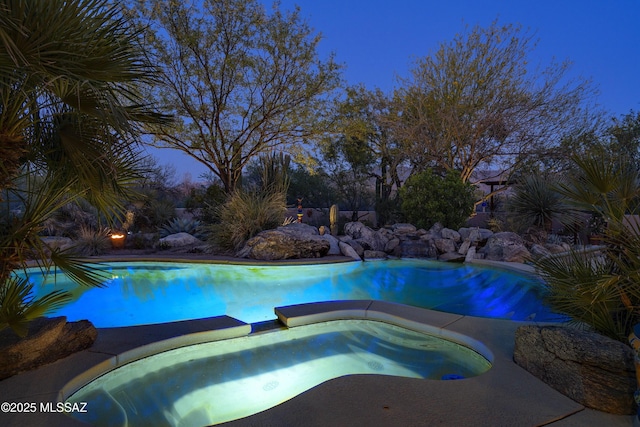 10380 E Rancho Del Este Dr, Tucson, AZ 85749 - swimming pool featuring an in-ground hot tub