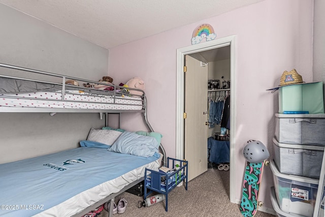 6293 S Sun View Way, Tucson, AZ 85706 - bedroom featuring carpet floors, a spacious closet, and a closet