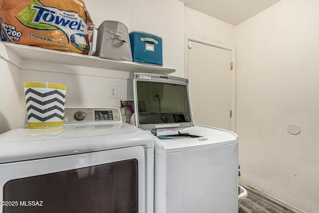 6293 S Sun View Way, Tucson, AZ 85706 - laundry area with washer and clothes dryer and wood finished floors