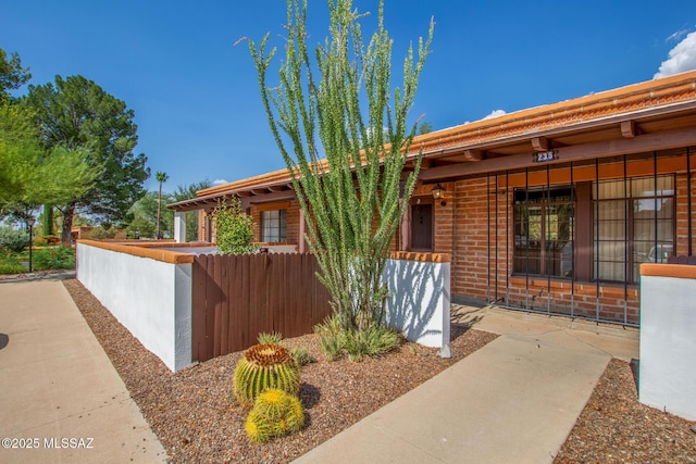 235 S Paseo Quinta Apt B, Green Valley, AZ 85614 - doorway to property