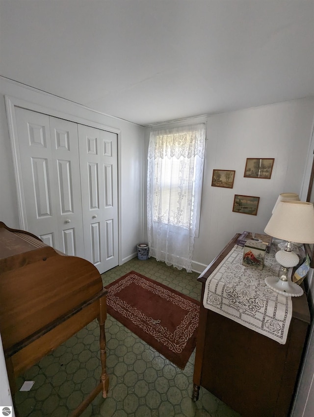 bedroom with a closet