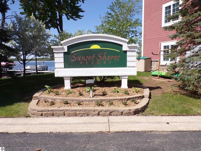 view of community / neighborhood sign