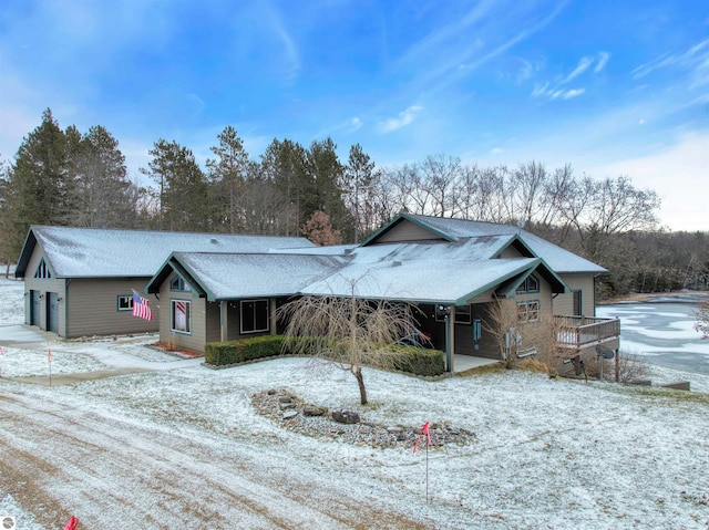 view of front of house with a garage