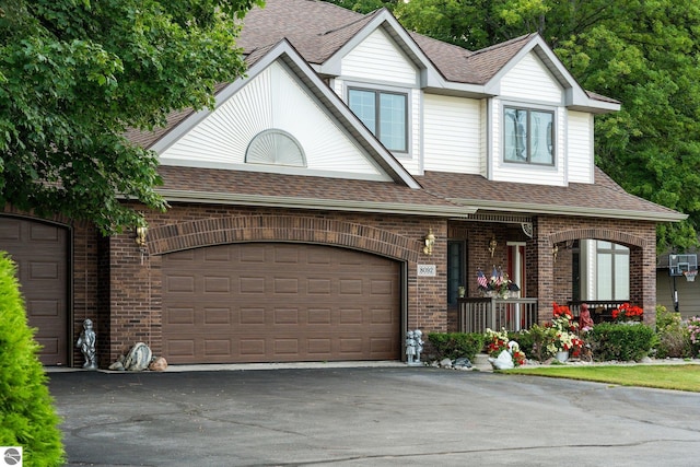 view of front of property featuring a garage