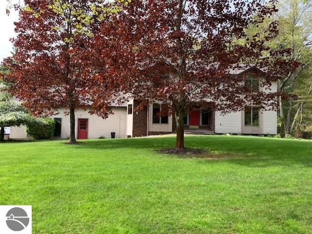 1165 E Lincoln St, East Tawas, MI 48730 - view of yard