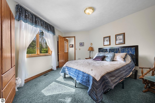 view of carpeted bedroom