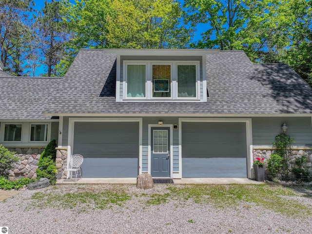 view of front facade featuring a garage