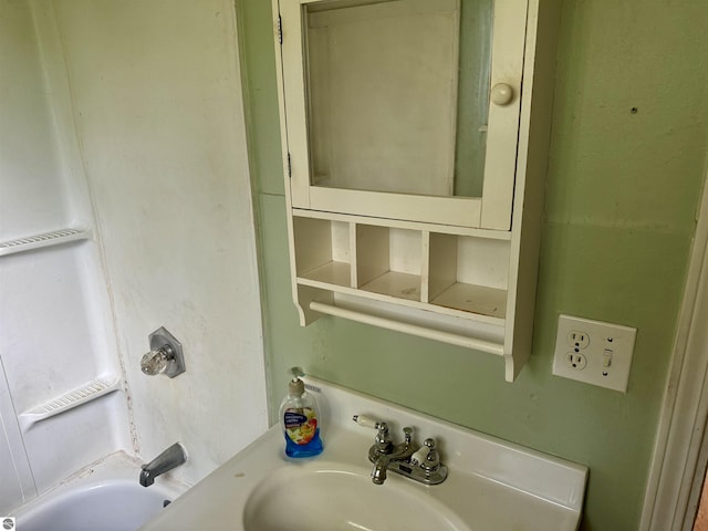 bathroom featuring sink