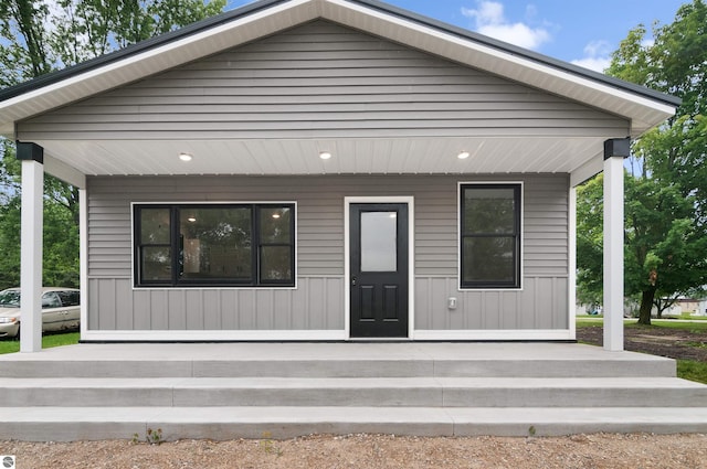 view of front facade featuring covered porch