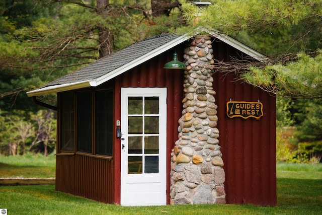 view of outbuilding