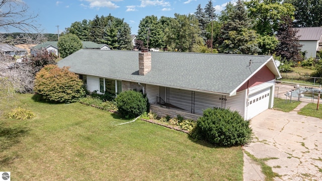 view of front of property with a front lawn