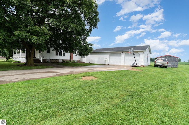 view of yard featuring a garage