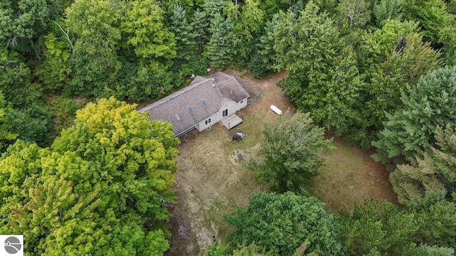 bird's eye view with a forest view