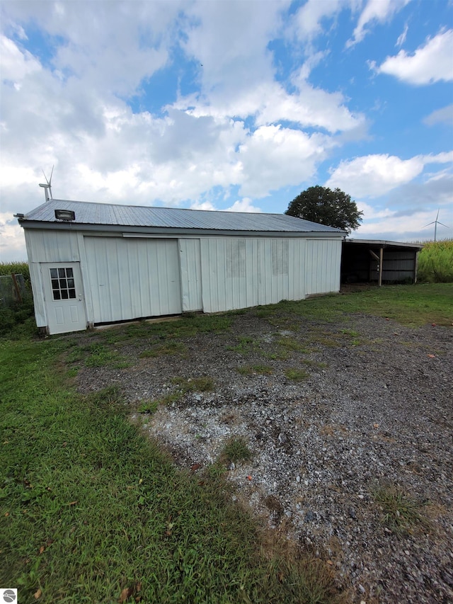 view of outbuilding