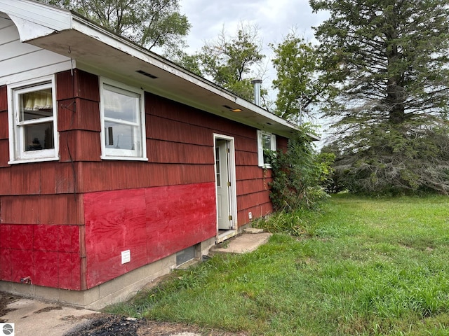 exterior space featuring a yard