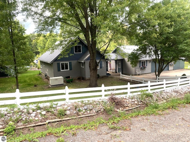 view of front of house