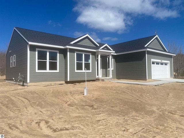 view of front facade featuring a garage