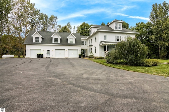 view of front facade featuring a garage