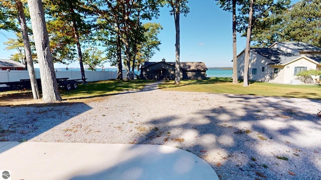 view of yard featuring a water view