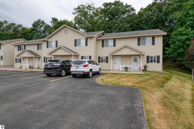 view of front of house with a front lawn