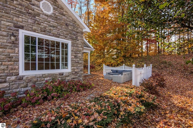 view of yard with an outdoor hangout area