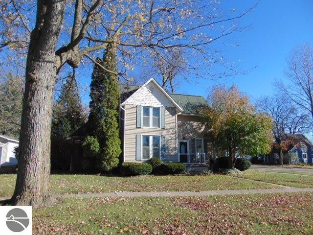 view of front property with a front yard