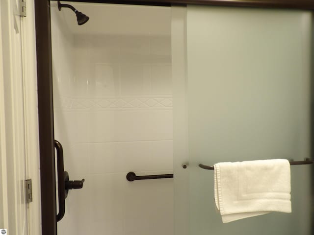 bathroom featuring a shower