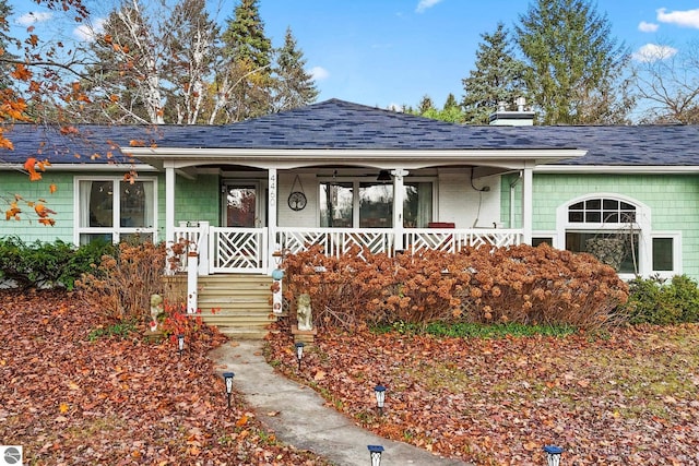 ranch-style house with a porch