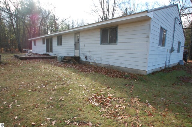 view of front of home with a front yard