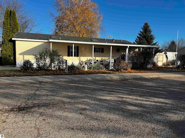 view of front of property with covered porch