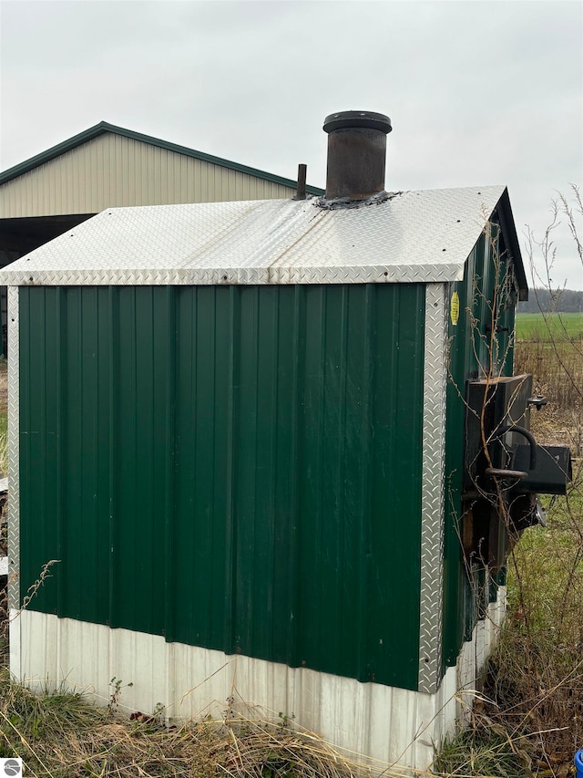 view of side of property