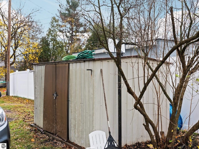 view of outbuilding