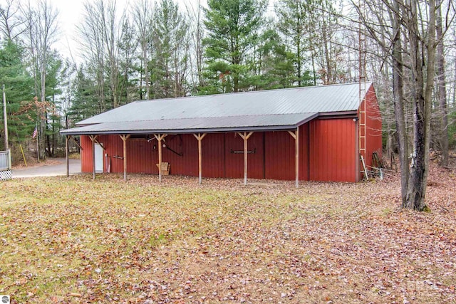 view of outdoor structure