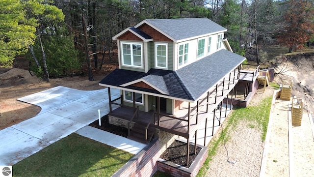 view of front of home with covered porch