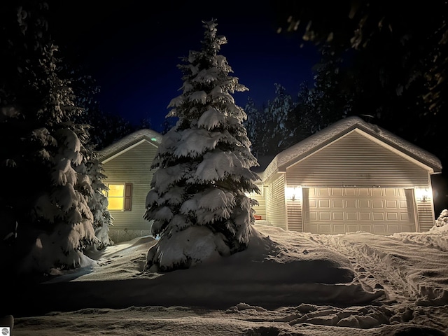 view of front of home with a garage