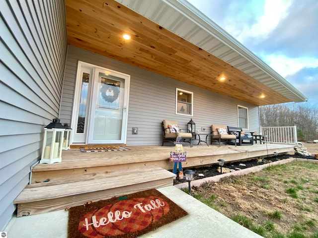 entrance to property with covered porch