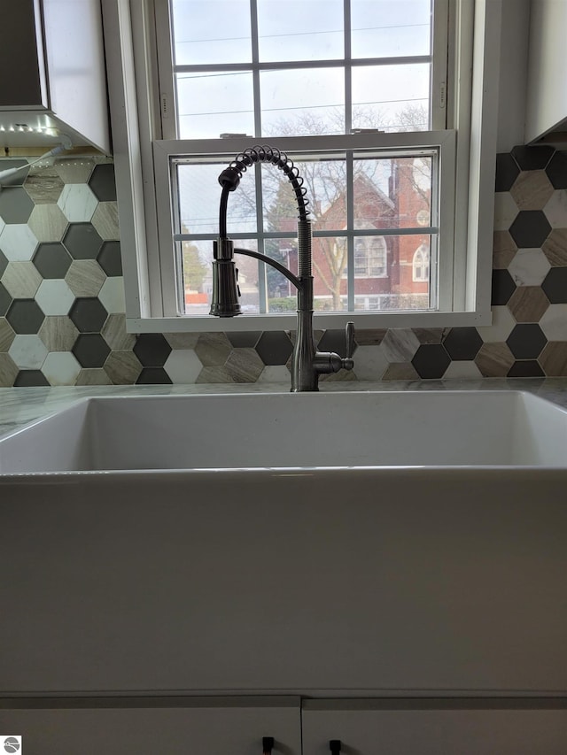 room details featuring sink