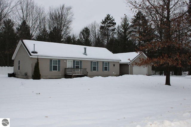 view of front facade featuring a garage