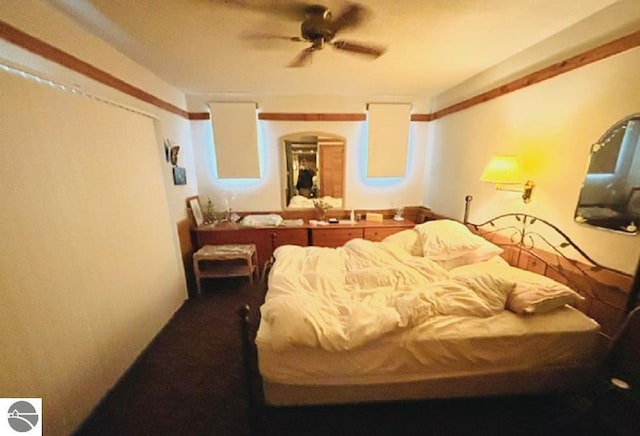 bedroom with ceiling fan