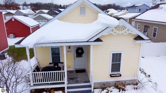 view of front facade with a porch