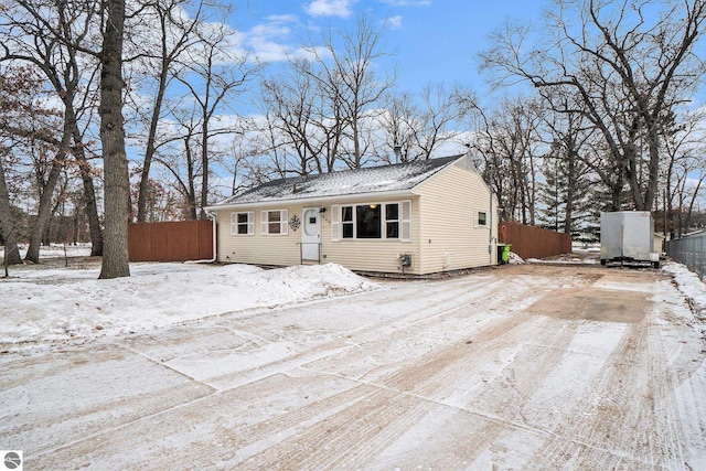 view of front of property