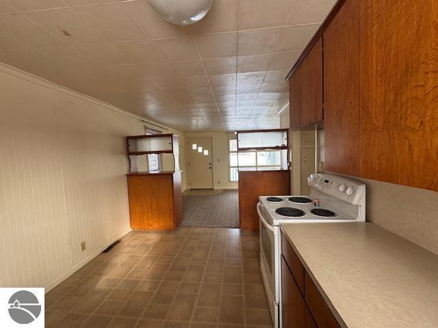 kitchen featuring electric stove