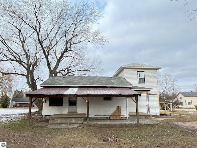 view of front facade featuring covered porch