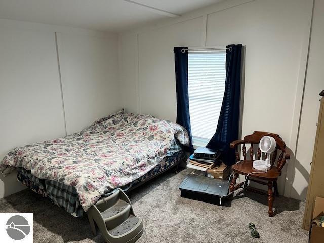 bedroom with carpet flooring