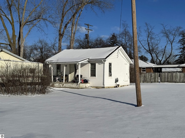 view of front of property with covered porch