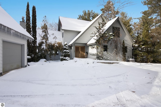 view of front of house featuring a garage