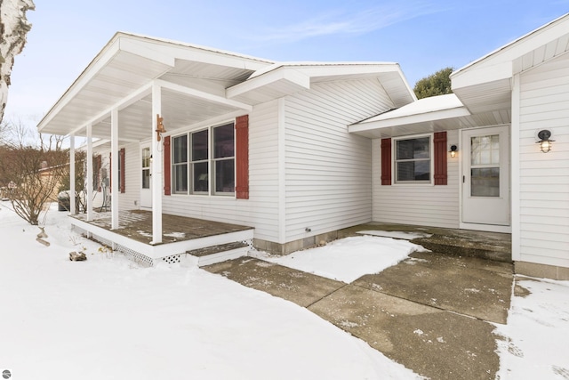 view of front of property with a porch