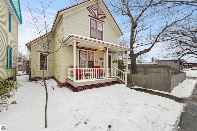 view of front of property featuring covered porch