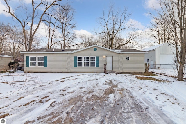 view of front of property