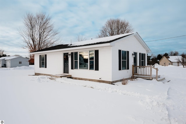 view of front of property